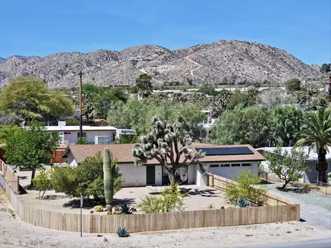 7092 Mohawk Trl, Yucca Valley, CA 92284