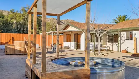 Exterior - 7092 Mohawk Trl, Yucca Valley, CA 92284 photo 2 of 12