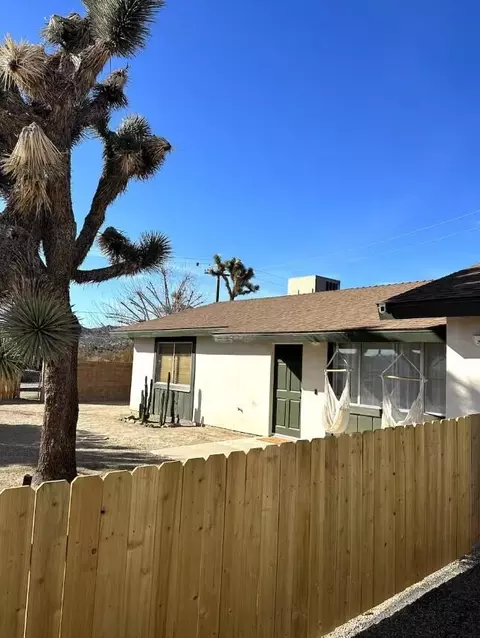 Exterior - 7092 Mohawk Trl, Yucca Valley, CA 92284 photo 11 of 12