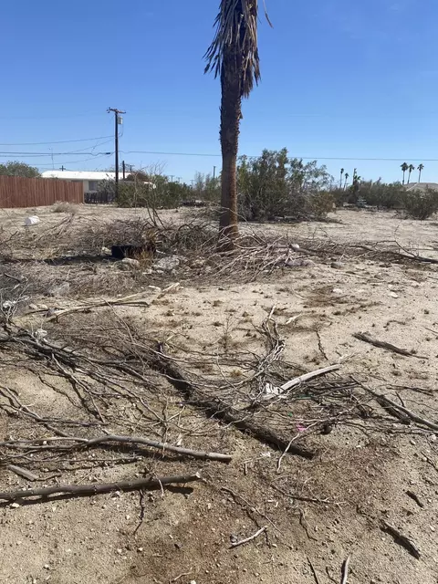 2876 Cerritos Ave, Thermal, CA 92274