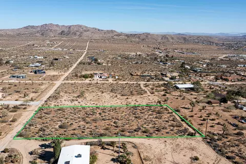 102 Saddleback Rd, Joshua Tree, CA 92252 photo 12