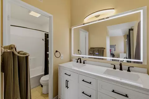 Bath - 81220 Iris Ct, Indio, CA 92201 photo 1 of 3