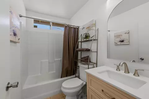 Bath - 81220 Iris Ct, Indio, CA 92201 photo 3 of 3