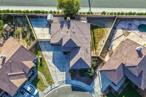View/Area - 81220 Iris Ct, Indio, CA 92201 photo 2 of 3