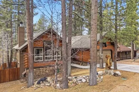 160 Crystal Lake Rd, Big Bear Lake, CA 92315