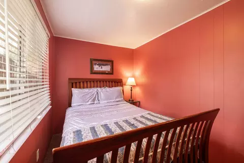 Bedroom - 42532 Willow Ave, Big Bear Lake, CA 92315 photo 5 of 5