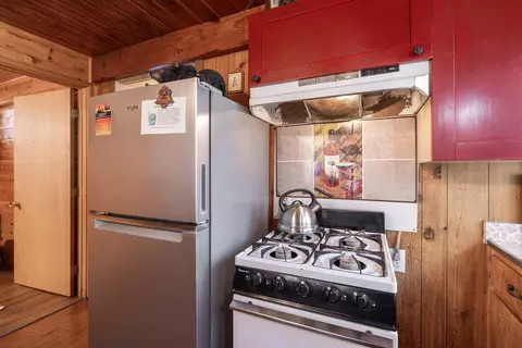 Kitchen - 42532 Willow Ave, Big Bear Lake, CA 92315 photo 3 of 3