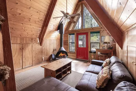 Living - 42532 Willow Ave, Big Bear Lake, CA 92315 photo 1 of 4