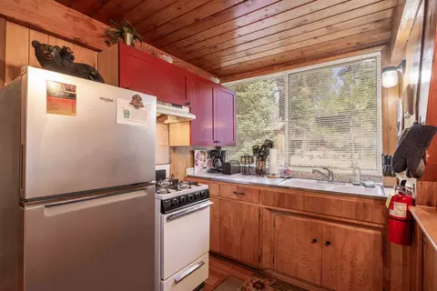 Kitchen - 42532 Willow Ave, Big Bear Lake, CA 92315 photo 1 of 3
