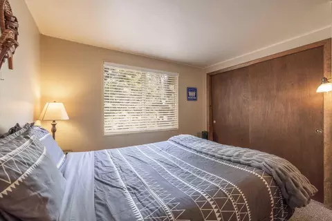 Bedroom - 42532 Willow Ave, Big Bear Lake, CA 92315 photo 3 of 5