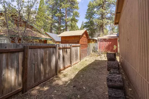 Exterior - 42532 Willow Ave, Big Bear Lake, CA 92315 photo 6 of 7