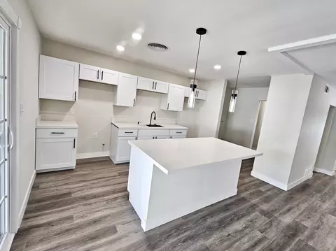Kitchen - 82012 Sierra Ave, Indio, CA 92201 photo 4 of 5