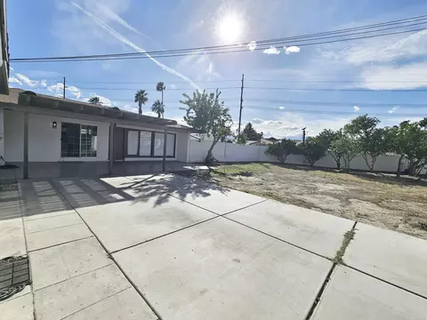 Exterior - 82012 Sierra Ave, Indio, CA 92201 photo 6 of 8
