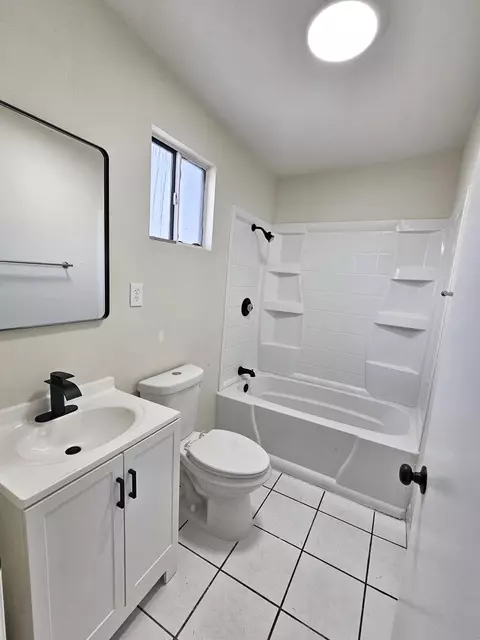 Bath - 82012 Sierra Ave, Indio, CA 92201 photo 3 of 3