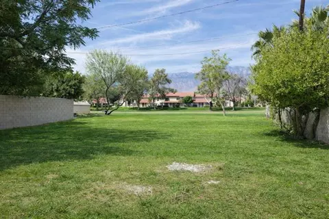 1995 Lawrence St, Palm Springs, CA 92264