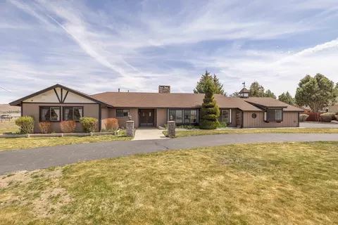 108 Palomino Dr, Big Bear City, CA 92314