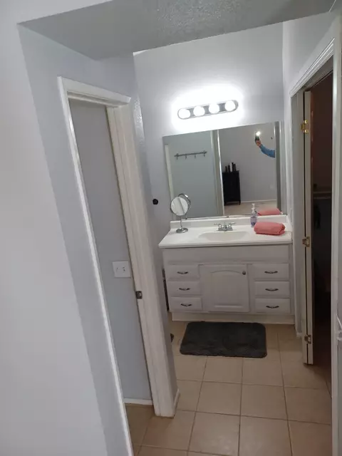 Bath - 80469 Sandscript Ct, Indio, CA 92201 photo 4 of 4