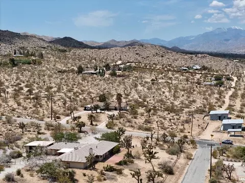 View/Area - 7608 Olympic Rd, Joshua Tree, CA 92252 photo 3 of 4