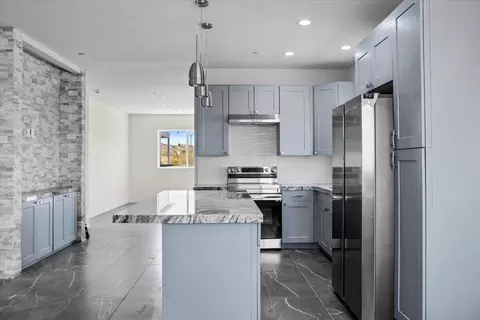 Kitchen - 7608 Olympic Rd, Joshua Tree, CA 92252 photo 2 of 3