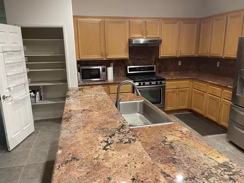 Kitchen - 48291 Panorama, Indio, CA 92201 photo 1 of 4