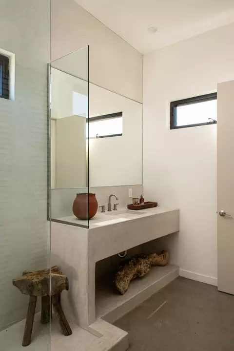 Bath - 60052 Rocky Ave, Landers, CA 92285 photo 3 of 4