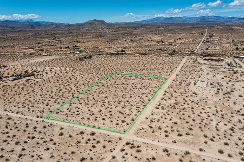 141 La Crescenta Dr, Joshua Tree, CA 92252