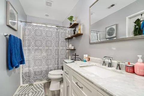 Bath - 80664 Declaration Ave, Indio, CA 92201 photo 2 of 3
