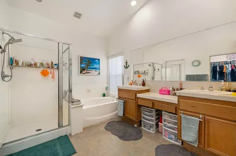 Bath - 80664 Declaration Ave, Indio, CA 92201 photo 1 of 3