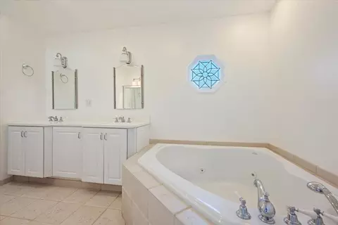 Bath - 58748 Natoma Trl, Yucca Valley, CA 92284 photo 3 of 5