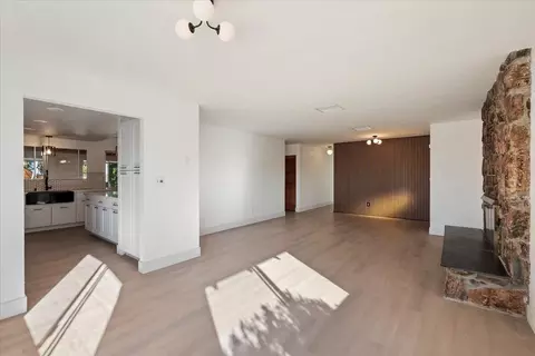 Living - 58748 Natoma Trl, Yucca Valley, CA 92284 photo 8 of 9