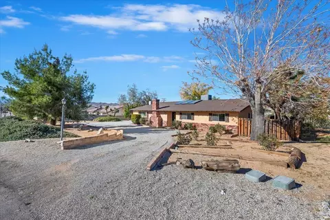 Exterior - 58748 Natoma Trl, Yucca Valley, CA 92284 photo 17 of 25