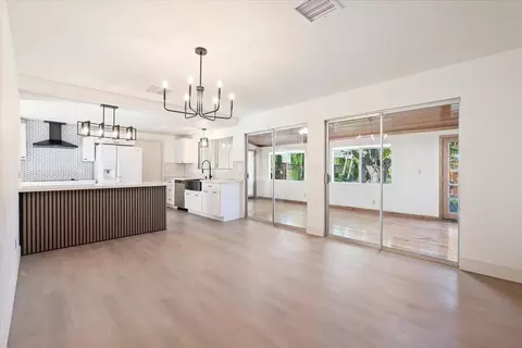 Living - 58748 Natoma Trl, Yucca Valley, CA 92284 photo 2 of 9