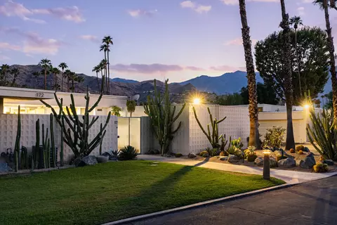 172 Desert Lakes Dr, Palm Springs, CA 92264