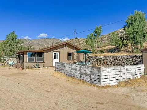 Exterior - 10505 Hess Blvd, Morongo Valley, CA 92256 photo 2 of 11