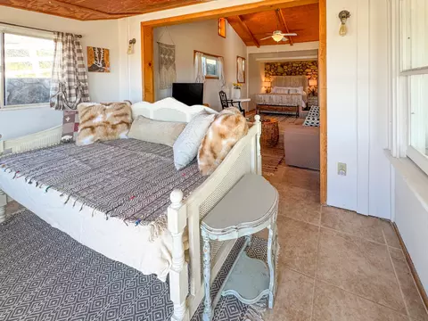 Bedroom - 10505 Hess Blvd, Morongo Valley, CA 92256 photo 6 of 6