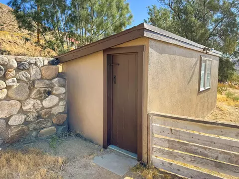 Exterior - 10505 Hess Blvd, Morongo Valley, CA 92256 photo 9 of 11