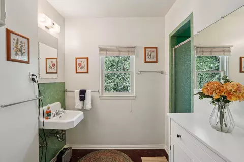 Bath - 55280 Circle Way, Idyllwild, CA 92549 photo 1 of 3