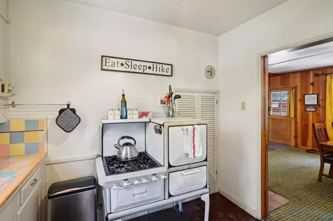 Kitchen - 55280 Circle Way, Idyllwild, CA 92549 photo 2 of 2