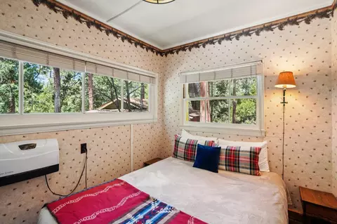 Bedroom - 55280 Circle Way, Idyllwild, CA 92549 photo 3 of 8