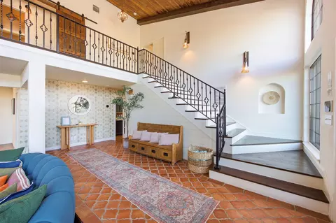 Entry Way - 53806 Ridge Rd, Yucca Valley, CA 92284 photo 3 of 5