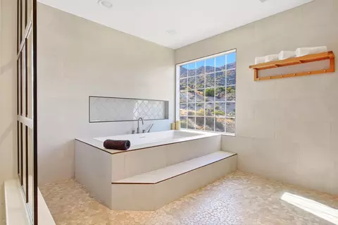 Bath - 53806 Ridge Rd, Yucca Valley, CA 92284 photo 5 of 7