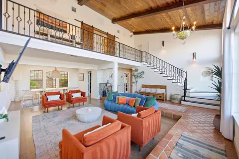 Living - 53806 Ridge Rd, Yucca Valley, CA 92284 photo 1 of 6