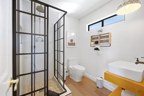 Bath - 53806 Ridge Rd, Yucca Valley, CA 92284 photo 1 of 7