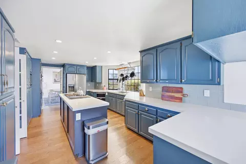 Kitchen - 53806 Ridge Rd, Yucca Valley, CA 92284 photo 2 of 4