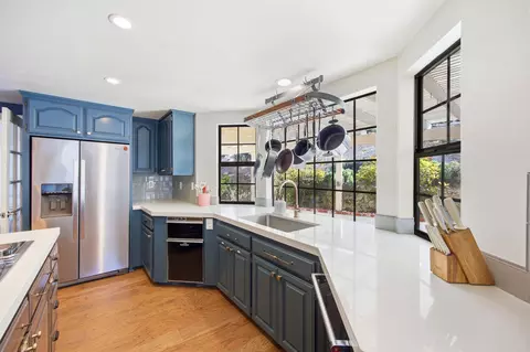 Kitchen - 53806 Ridge Rd, Yucca Valley, CA 92284 photo 3 of 4