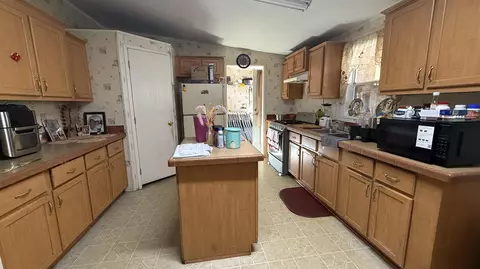 Kitchen - 100331 Ebb Dr, Mecca, CA 92254 photo 1 of 1
