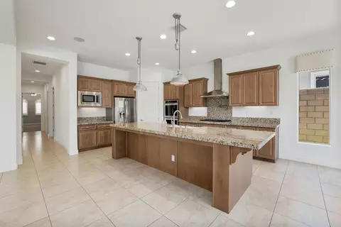 74114 Cosmopolitan Ln, Palm Desert, CA 92211