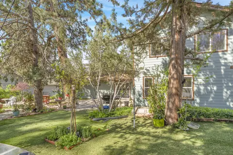 Exterior - 1018 Feather Mountain Dr, Big Bear City, CA 92314 photo 11 of 13