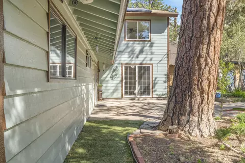 Exterior - 1018 Feather Mountain Dr, Big Bear City, CA 92314 photo 7 of 13