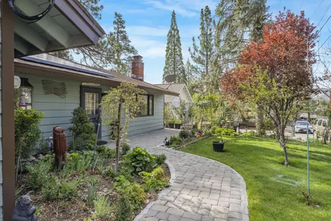 Exterior - 1018 Feather Mountain Dr, Big Bear City, CA 92314 photo 3 of 13